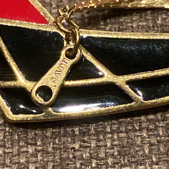 AVON Red, Black Abstract Necklace, Pierced Earrings Set, Vintage, 16-1/2” - Picture 3 of 3